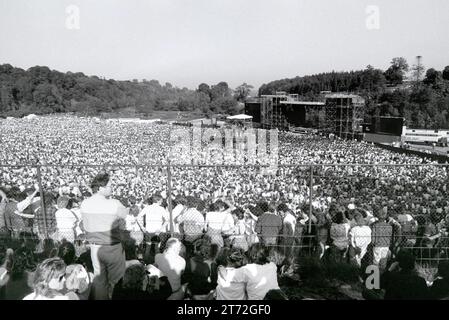 Bruce Springsteen et le E-Streetband se produisant au château de Slane en Irlande. 01-06-1985. vvbvanbree fotografie Banque D'Images