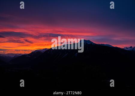 Lever de soleil sur les alpes suisses Banque D'Images