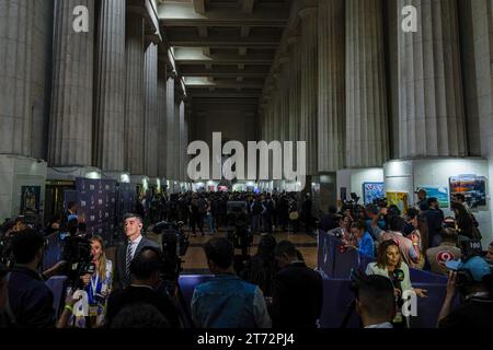 Buenos Aires, Argentine, Argentine. 12 novembre 2023. Argentine, Buenos Aires, 2023-11-12. Entrée de l'Université de Buenos Aires Law School où la presse reçoit les invités entrant pour le débat présidentiel. Photo de Sebastian Hipperdinger/Faro collective/Sipa USA crédit : SIPA USA/Alamy Live News Banque D'Images