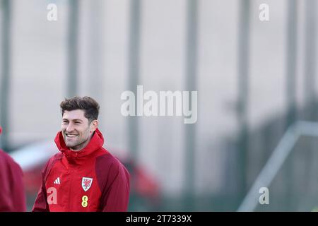 Cardiff, Royaume-Uni. 13 novembre 2023. Ben Davies du pays de Galles lors de l'entraînement de l'équipe de football du pays de Galles à Hensol, Vale of Glamorgan, dans le sud du pays de Galles, le lundi 13 novembre 2023. L'équipe s'entraîne avant les matchs de qualification de l'UEFA Euro 2024 contre l'Arménie et la Turquie ce mois-ci. photo par Andrew Orchard/Andrew Orchard photographie sportive/Alamy Live News crédit : Andrew Orchard photographie sportive/Alamy Live News Banque D'Images