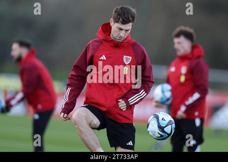 Cardiff, Royaume-Uni. 13 novembre 2023. Ben Davies du pays de Galles lors de l'entraînement de l'équipe de football du pays de Galles à Hensol, Vale of Glamorgan, dans le sud du pays de Galles, le lundi 13 novembre 2023. L'équipe s'entraîne avant les matchs de qualification de l'UEFA Euro 2024 contre l'Arménie et la Turquie ce mois-ci. photo par Andrew Orchard/Andrew Orchard photographie sportive/Alamy Live News crédit : Andrew Orchard photographie sportive/Alamy Live News Banque D'Images