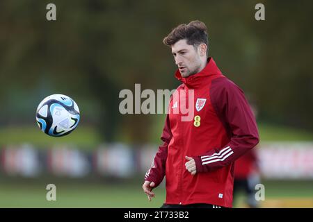 Cardiff, Royaume-Uni. 13 novembre 2023. Ben Davies du pays de Galles lors de l'entraînement de l'équipe de football du pays de Galles à Hensol, Vale of Glamorgan, dans le sud du pays de Galles, le lundi 13 novembre 2023. L'équipe s'entraîne avant les matchs de qualification de l'UEFA Euro 2024 contre l'Arménie et la Turquie ce mois-ci. photo par Andrew Orchard/Andrew Orchard photographie sportive/Alamy Live News crédit : Andrew Orchard photographie sportive/Alamy Live News Banque D'Images