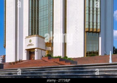 Entrée et escaliers de la Présidence de la République de Moldova Banque D'Images