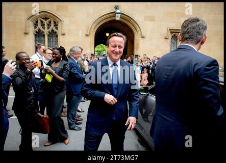 Londres, Royaume-Uni. 13 juillet 2016. Image © Licence à Parsons Media. 13/11/2023. Londres, Royaume-Uni. David Cameron est nommé ministre des Affaires étrangères. 13/07/2016. Londres, Royaume-Uni. David Cameron quitte la Chambre des communes pour la dernière fois en tant que Premier ministre lors de son dernier jour à No10 Downing St. Photo photo photo par crédit : andrew parsons/Alamy Live News Banque D'Images