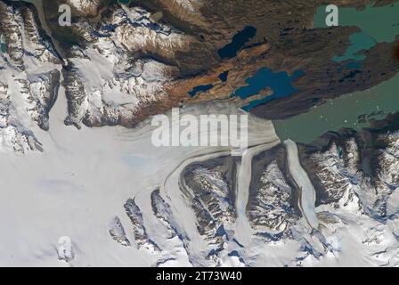 CHILI/ARGENTINE - 31 octobre 2023 - le glacier d'Upsala, entre le Chili et l'Argentine, se jette dans le Lago Argentina sur cette photographie de l'Internationa Banque D'Images