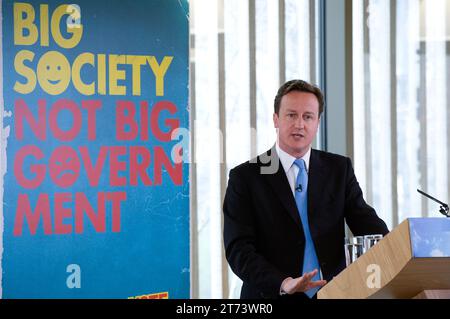 Londres, Royaume-Uni. 31 mars 2010. Image © Licence à Parsons Media. 13/11/2023. Londres, Royaume-Uni. David Cameron est nommé ministre des Affaires étrangères. Le chef du Parti conservateur David Cameron prononce un discours lors de la conférence de la Big Society du Parti conservateur dans le centre de Londres, le mercredi 31 mars 2010. Photo photo photo par crédit : andrew parsons/Alamy Live News Banque D'Images