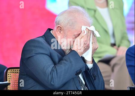 Brasilia, Brésil. 13 novembre 2023. Photo, Président Lula. Ce lundi (13), le Président Luiz Inácio Lula da Silva participe au Palais Planalto à la cérémonie de sanction du projet de loi n° 5384/2020, qui actualise la loi sur les quotas. (Photo : ton Molina/Fotoarena) crédit : Foto Arena LTDA/Alamy Live News Banque D'Images