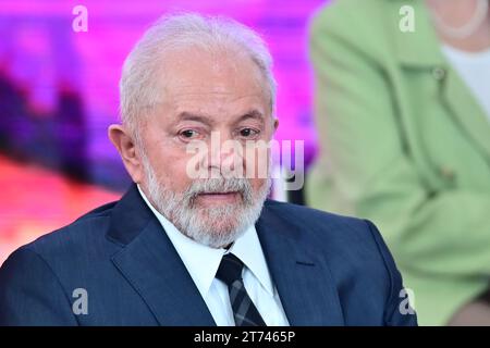 Brasilia, Brésil. 13 novembre 2023. Photo, Président Lula. Ce lundi (13), le Président Luiz Inácio Lula da Silva participe au Palais Planalto à la cérémonie de sanction du projet de loi n° 5384/2020, qui actualise la loi sur les quotas. (Photo : ton Molina/Fotoarena) crédit : Foto Arena LTDA/Alamy Live News Banque D'Images