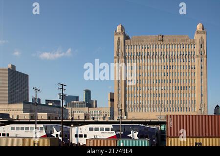 Fort Worth, Texas - 4 novembre 2023 : Texas and Pacific terminal and Warehouse, fort Worth, Texas construit par Wyatt Cephus Hedrick avec gare en f Banque D'Images