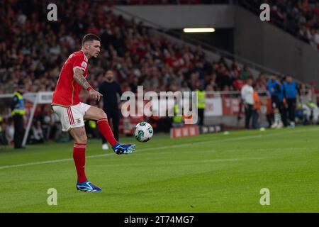 12 novembre 2023. Lisbonne, Portugal. Le défenseur de Benfica du Brésil Morato (5) en action lors du match de la Journée 11 de Liga Portugal BetClic, SL Benfica 2 vs 1 Sporting CP Credit : Alexandre de Sousa/Alamy Live News Banque D'Images