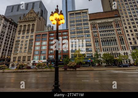 Bâtiments classiques sur Michigan Ave à Chicago, États-Unis Banque D'Images