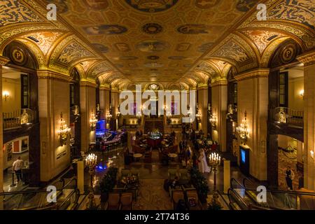 Grand salon au Palmer House, Chicago. Bien qu’il ait été qualifié de plus ancien hôtel en exploitation continue en Amérique du Nord, l’hôtel a été fermé en mars 2020 en raison de la pandémie de COVID-19 et a rouvert le 17 juin 2021. Palmer House a Hilton Hotel, Chicago, Illinois, États-Unis Banque D'Images