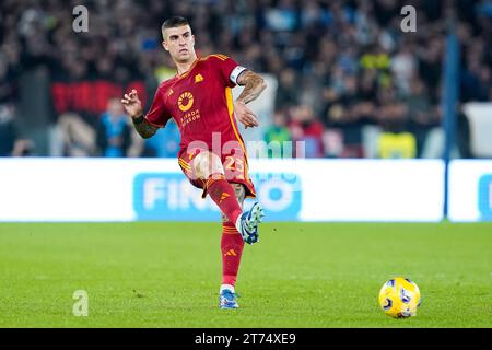 Rome, Italie. 12 novembre 2023. Gianluca Mancini de L'AS Roma lors du match de Serie A entre le SS Lazio et L'AS Roma au Stadio Olimpico le 12 novembre 2023 à Rome, Italie. Crédit : Giuseppe Maffia/Alamy Live News Banque D'Images