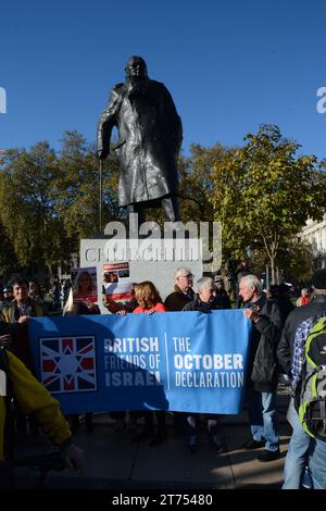Manifestation contre l'antisémitisme au Parlement SQ le jour de l'Armistice le 11 novembre 2023, le même jour que la marche du cessez-le-feu à Londres. Banque D'Images
