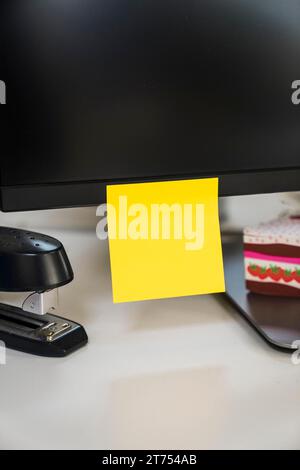 Moniteur de notes autocollantes Banque D'Images