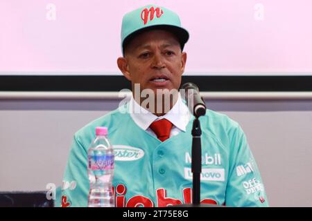 Mexico, Ciudad de Mexico, Mexique. 13 novembre 2023. 13 novembre 2023 à Mexico, Mexique. Lorenzo Bundy assiste à la conférence de presse pour annoncer qu'il sera le nouveau Manager de l'équipe mexicaine de baseball Diablos Rojos del Mexico pour la saison 2024 de la Ligue mexicaine de baseball (LMB) au stade Alfredo Harp Helu. Le 13 novembre 2023. À Mexico. (Image de crédit : © Carlos Santiago/eyepix via ZUMA Press Wire) USAGE ÉDITORIAL SEULEMENT! Non destiné à UN USAGE commercial ! Banque D'Images