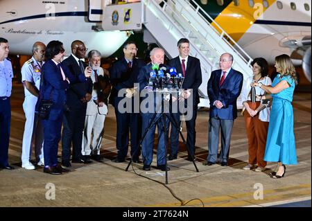 Brasilia, Brésil. 13 novembre 2023. Brasília, DF - 13.11.2023 : LULA RECEBE BRASILEIROS REPATRIADOS GAZA - ce mardi (13) le Président Lula reçoit des Brésiliens rapatriés de la bande de Gaza en Palestine. (Photo : ton Molina/Fotoarena) crédit : Foto Arena LTDA/Alamy Live News Banque D'Images