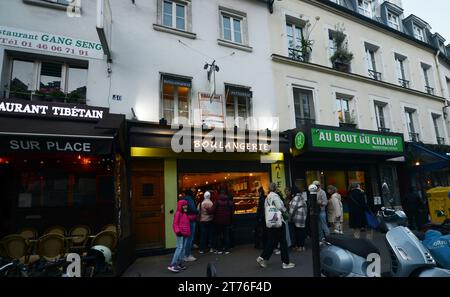 Boulangerie Alexine sur la rue Lepic à Montmartre, Paris, France. Banque D'Images