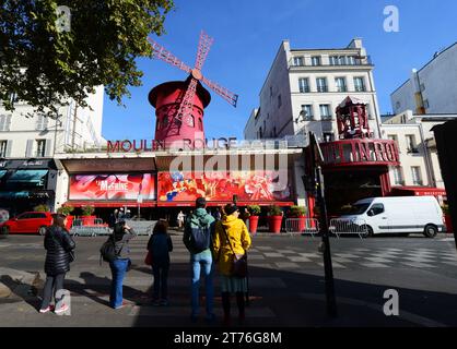 Le club du Moulin Rouge sur le boulevard de Clichy à Paris, France. Banque D'Images