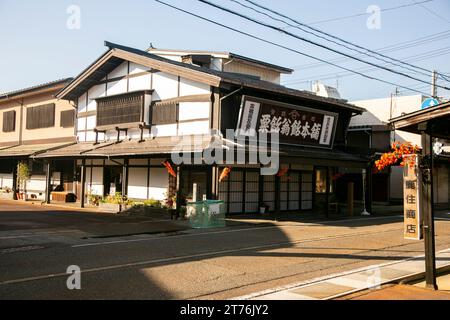 Joetsu, Japon ; 1 octobre 2023 : Takahashi Magozaemon est le plus ancien magasin de bonbons au Japon. Banque D'Images