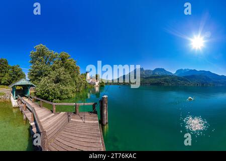 HAUTE-SAVOIE (74), LAC D'ANNECY, VILLAGE DE DUINGT Banque D'Images