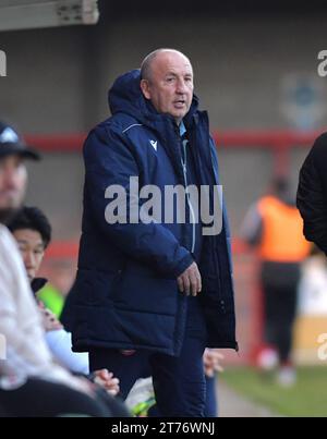 John Coleman, Manager d'Accrington Stanley lors du match Sky Bet EFL League Two entre Crawley Town et Accrington Stanley au Broadfield Stadium , Crawley , Royaume-Uni - 11 novembre 2023 photo Simon Dack / Téléphoto Images à usage éditorial uniquement. Pas de merchandising. Pour les images de football des restrictions FA et Premier League s'appliquent inc. Aucune utilisation Internet/mobile sans licence FAPL - pour plus de détails contacter football Dataco Banque D'Images