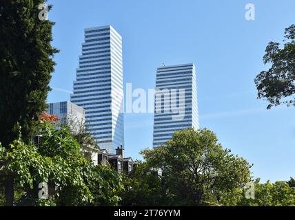 Tour Roche, 1 & 2, construite pour la société pharmaceutique Hoffman-la Roche, à Bâle Suisse, de 41 & 53 étages, architectes Herzog & de Meuron Banque D'Images