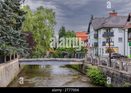 Polanica Zdroj, Pologne, 16 juillet 2023 : centre historique de la ville Polanica Zdroj dans le comté de Klodzko, voïvodie de Basse-Silésie en Pologne occidentale Banque D'Images