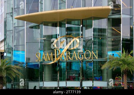 Bangkok, Thaïlande - juillet 27 2011 : entrée de Siam Paragon, l'un des plus grands centres commerciaux de Thaïlande. Banque D'Images