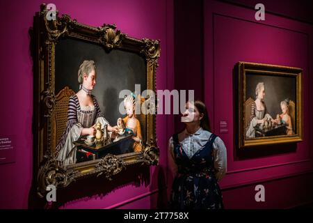 Londres, Royaume-Uni. 14 novembre 2023. Découvrez le petit déjeuner familial Liotard & The Lavergne au Musée des beaux-arts du Canada. Pour la première fois en 250 ans, les versions pastel et huile du «petit déjeuner familial Lavergne» du peintre suisse sont côte à côte. Crédit : Guy Bell/Alamy Live News Banque D'Images