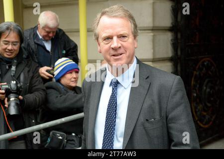 Londres, Royaume-Uni. 14 novembre 2023. Alister Jack Secrétaire d'État pour l'Écosse arrive à Downing Street pour une réunion du Cabinet Credit : MARTIN DALTON / Alamy Live News Banque D'Images