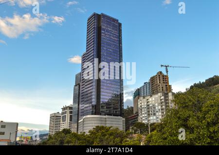 Skycraper moderne noir Banque D'Images