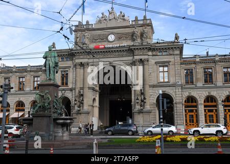 Zurich, Suisse - 29 Oktober 2023 : vue à la gare centrale de Zurich sur la Suisse Banque D'Images