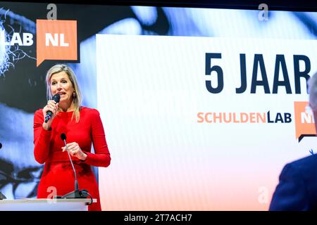 La Haye, Niederlande. 14 novembre 2023. Reine Maxima des pays-Bas à nationale Nederlanden à la Haye, le 14 novembre 2023, pour assister au cinquième anniversaire de SchuldenlabNLS, la Fondation vise à rendre les pays-Bas sans dette crédit : Albert Nieboer/Netherlands OUT/point de vue OUT/dpa/Alamy Live News crédit : dpa Picture alliance/Alamy Live News Banque D'Images