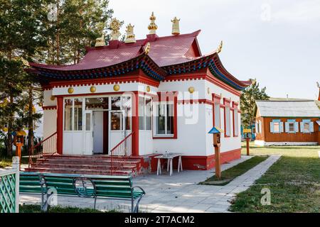 Aginskoye, Russie - 28 juin 2017- Aginsky datsan a été fondée en 1811 dans la région de Bulaktui, en face du mont Ulirtui et de la rivière agi. Le desi global Banque D'Images