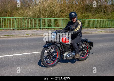 Années 1937 30 années trente avant-guerre ARIEL VH Red Hunter 497cc moto vintage à essence Banque D'Images