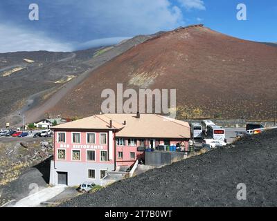 Restaurant, Etna, stratovolcan, volcan composite, Sicile, Sicilia, Sizilien, Sicile, Italie, Europe, site du patrimoine mondial de l'UNESCO Banque D'Images