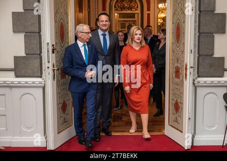 Copenhague, Danemark, mardi 14 novembre 2023. Le Premier ministre bulgare Nikolai Denkov, le Premier ministre irlandais Leo Varadkar et le Premier ministre letton Evika Silina alors que le Danemark accueille une réunion sur l'avenir de l'UE à Christiansborg à Copenhague, le mardi 14 novembre 2023. Les chefs d'État et de gouvernement de Bulgarie, de Finlande, d'Irlande, de Lettonie et de Suède participeront à la réunion Banque D'Images