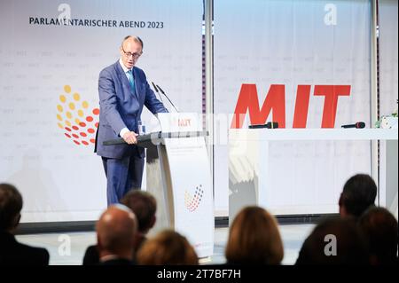 Berlin, Allemagne. 14 novembre 2023. Friedrich Merz, président fédéral de la CDU, prononce le discours élogieux de F. Springer, qui a reçu le Prix PME 2023 du Mittelstands- und Wirtschaftsunion (MIT) dans la catégorie Prix spécial. Crédit : Annette Riedl/dpa/Alamy Live News Banque D'Images