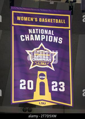 Baton Rouge, États-Unis. 14 novembre 2023. Le tout premier championnat national du programme de basket-ball LSU est présenté lors d'un match de basket-ball universitaire féminin au Pete Maravich Assembly Center à Baton Rouge, Louisiane, le mardi 14 novembre 2023. (Photo de Peter G. Forest/Sipa USA) crédit : SIPA USA/Alamy Live News Banque D'Images