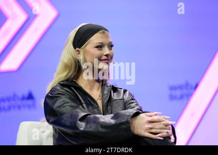 Lisbonne, Portugal. 14 novembre 2023. Loren Gray, personnalité des médias sociaux et auteur-compositeur, s’adresse au public lors de la première journée du Web Summit 2023 à Lisbonne. Crédit : SOPA Images Limited/Alamy Live News Banque D'Images