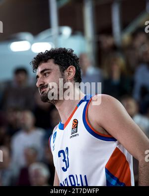 Monaco, Monaco. 14 novembre 2023. Le joueur #33 Erkan Yilmaz est vu en action lors de la Turkish Airlines Euroleague Basketball Round 8 entre L'AS Monaco et Efes Anadolu Istanbul (Efes Anadolu Istanbul a gagné 89-82) à Monaco le 14 novembre 2023. Photo de Laurent Coust/ABACAPRESS.COM crédit : Abaca Press/Alamy Live News Banque D'Images