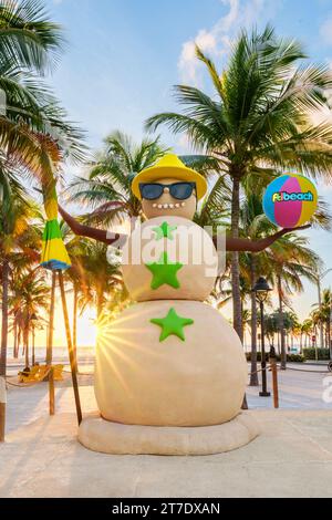Olaz le bonhomme de neige, illuminez la plage événement le 12 novembre 2023, début de la saison des fêtes Las Olaz Boulevard fort Lauderdale Beach, Floride, États-Unis Banque D'Images