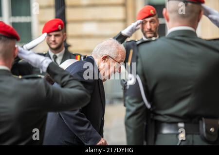 Bruxelles, Belgique. 15 novembre 2023. Le roi Albert II de Belgique arrive à la célébration de la fête du roi, au Parlement fédéral à Bruxelles, le mercredi 15 novembre 2023. BELGA PHOTO JONAS ROOSENS crédit : Belga News Agency/Alamy Live News Banque D'Images