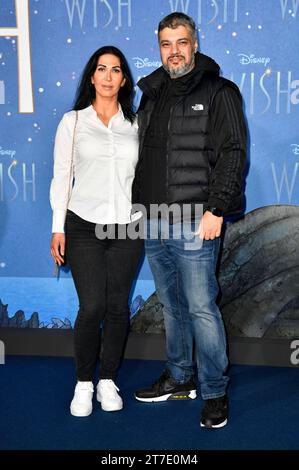 Imad Mardnli mit Ehefrau Samia Mardnli BEI der Premiere des Kinofilms Wish im Zoo Palast. Berlin, 14.11.2023 *** Imad Mardnli avec sa femme Samia Mardnli à la première du film Wish au Zoo Palast Berlin, 14 11 2023 Foto:Xn.xKubelkax/xFuturexImagex Wish 3252 crédit : Imago/Alamy Live News Banque D'Images
