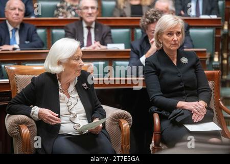 Bruxelles, Belgique. 15 novembre 2023. La reine Paola de Belgique et la princesse Astrid de Belgique sont photographiées lors de la célébration de la fête du Roi, au Parlement fédéral à Bruxelles, le mercredi 15 novembre 2023. BELGA PHOTO JONAS ROOSENS crédit : Belga News Agency/Alamy Live News Banque D'Images