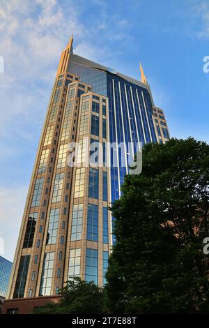 Nashville, Tennessee, États-Unis. AT et T vue du bâtiment au coucher du soleil. Banque D'Images