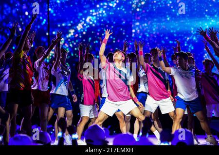 Nanning. 15 novembre 2023. Des acteurs se produisent lors de la cérémonie de clôture des premiers Jeux étudiants (jeunes) de Chine à Nanning, dans la région autonome de Guangxi Zhuang, dans le sud de la Chine, le 15 novembre 2023. Crédit : CAO Yiming/Xinhua/Alamy Live News Banque D'Images