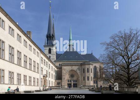 Luxembourg, Luxembourg - Focus sur la cathédrale notre-Dame de Luxembourg Construit entre 1613 et 1938 dans le style gothique et baroque. Banque D'Images