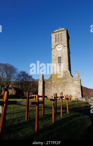 Helmsdale, Sutherland, Écosse. 15 novembre 2023. Le Mémorial de la guerre à Helmsdale, une ville côtière sur la côte est de Sutherland, en Écosse. Banque D'Images